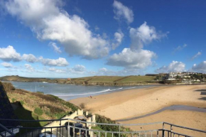 Beach Side Top Floor Property, Balcony & Sea Views